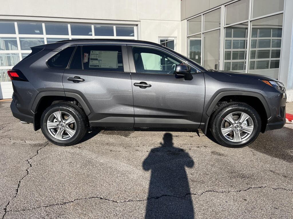 2025 Toyota RAV4 XLE AWD
