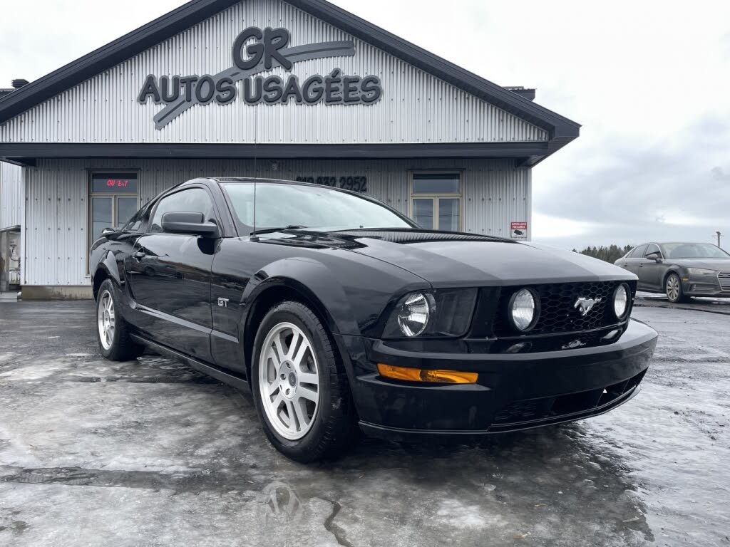 2005 Ford Mustang GT Coupe RWD