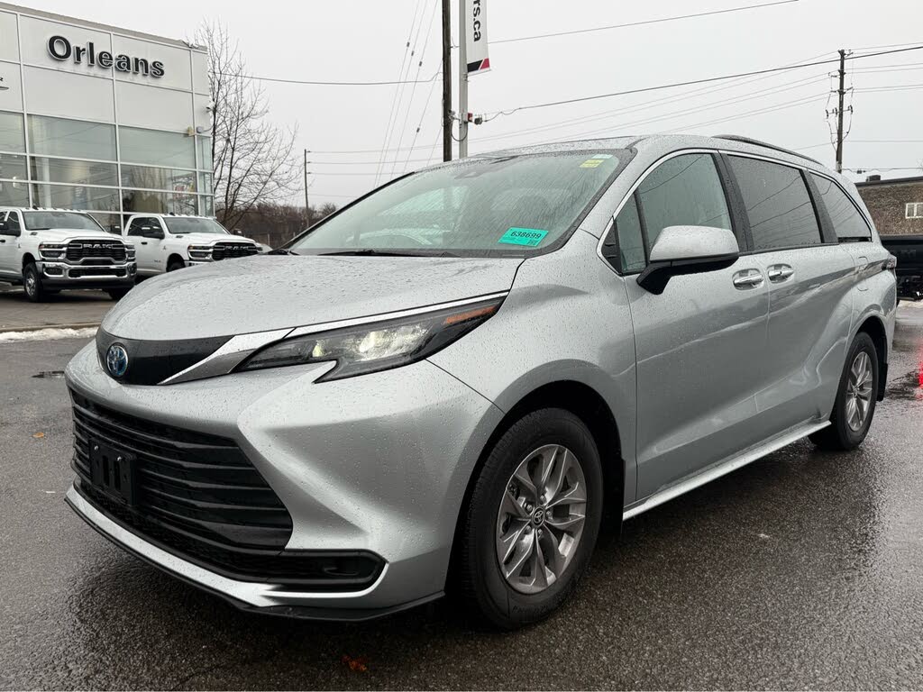 Toyota Sienna XLE 8-Passenger FWD 2025