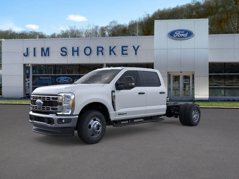 2026 Ford F-350 Super Duty Chassis XL Crew Cab DRW 4WD
