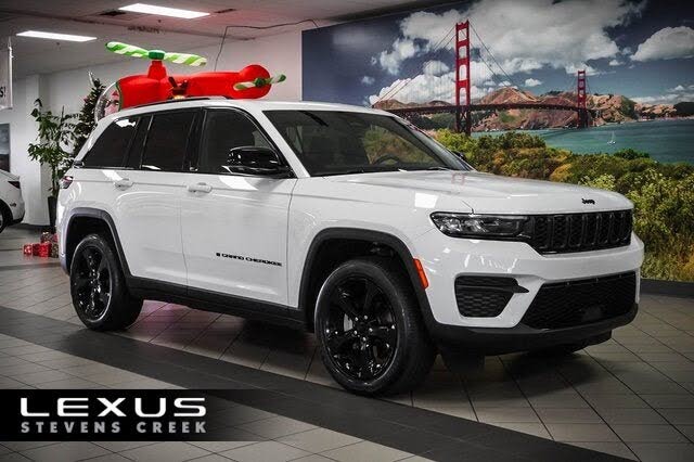 2023 Jeep Grand Cherokee Altitude RWD