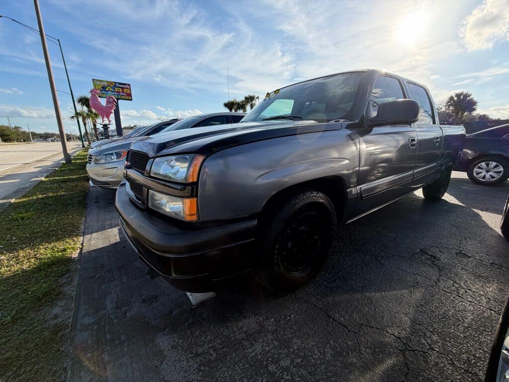 2004 Chevrolet Silverado 1500 LS Crew Cab RWD