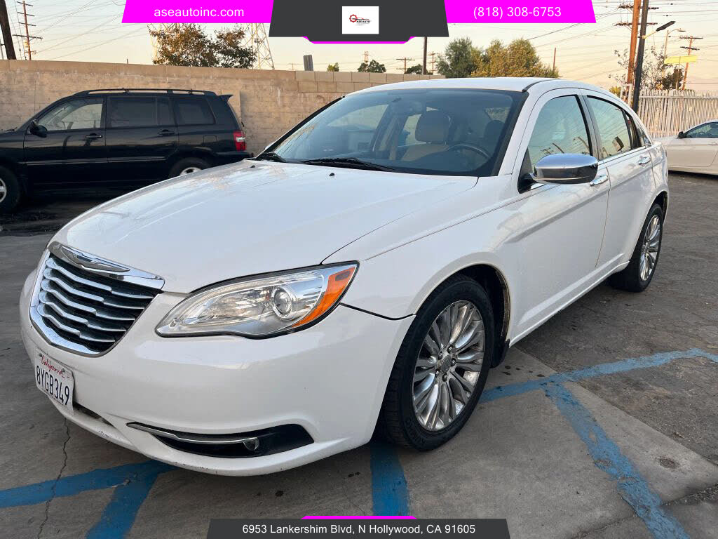 2012 Chrysler 200 Limited Sedan FWD