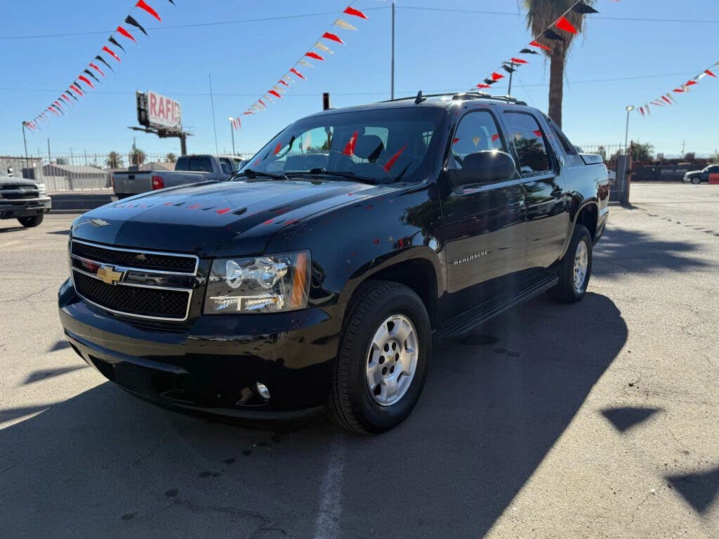 2013 Chevrolet Avalanche LS Black Diamond Edition RWD