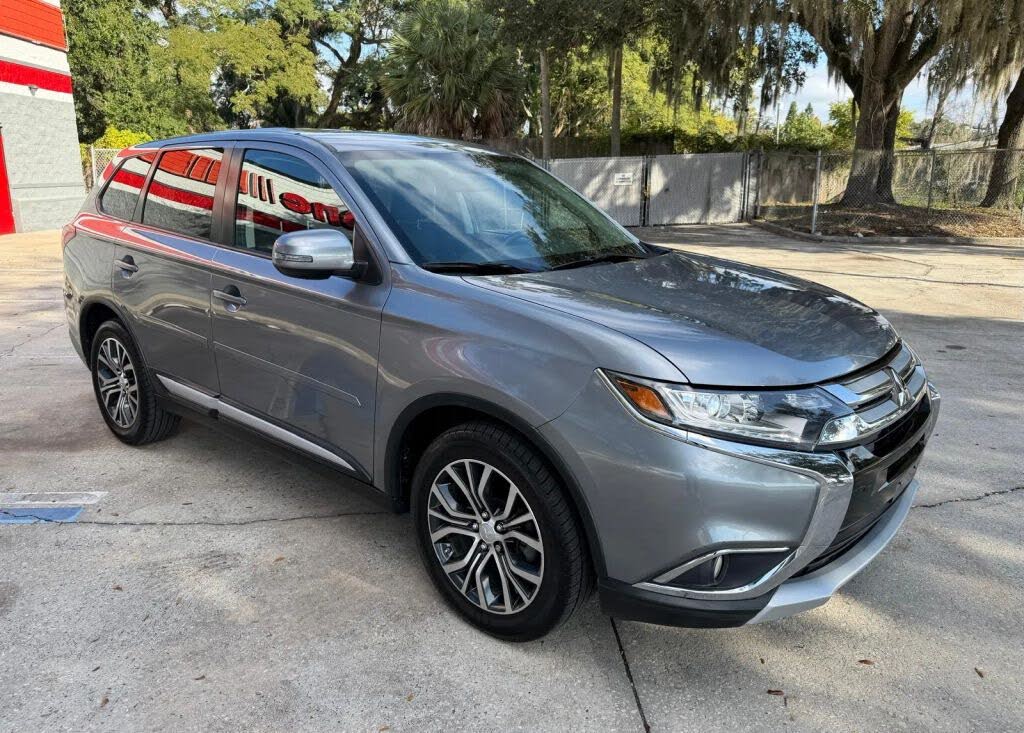 2016 Mitsubishi Outlander SE