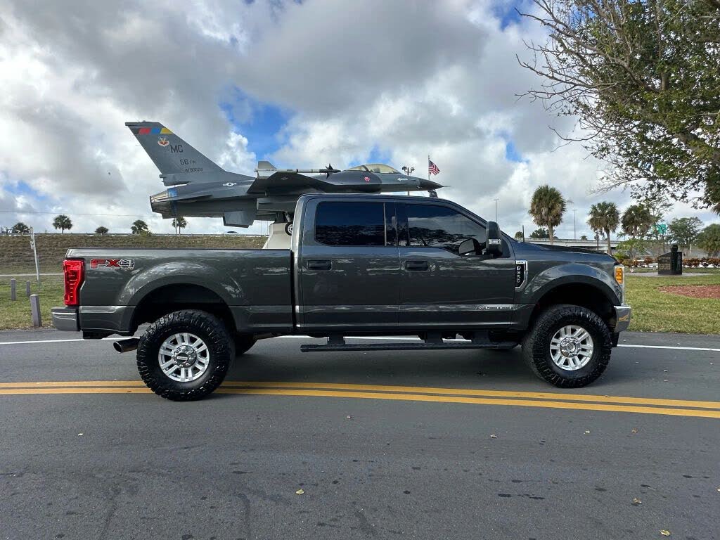 2017 Ford F-350 Super Duty XLT Crew Cab 4WD