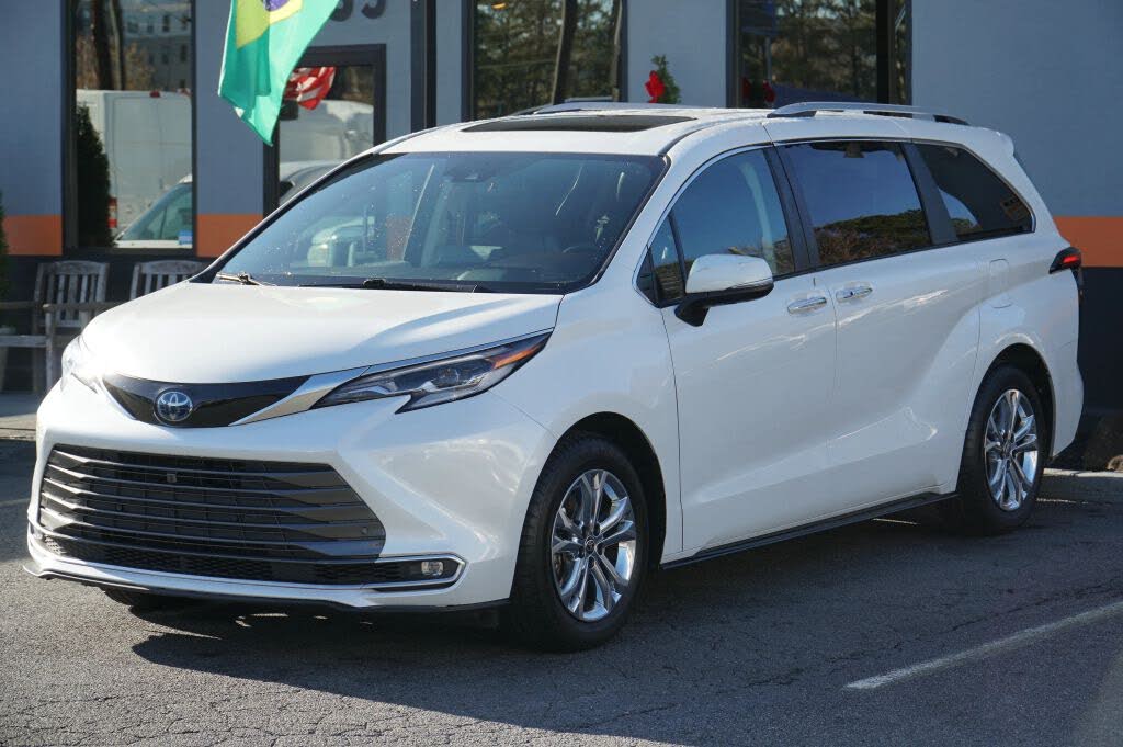 2022 Toyota Sienna Platinum 7-Passenger AWD