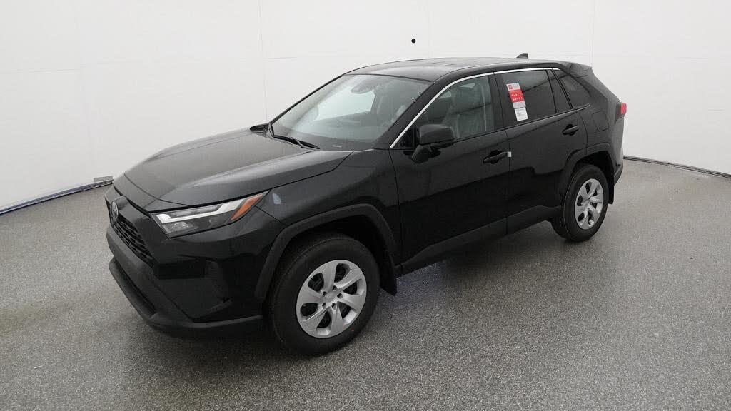 2025 Toyota RAV4 LE FWD
