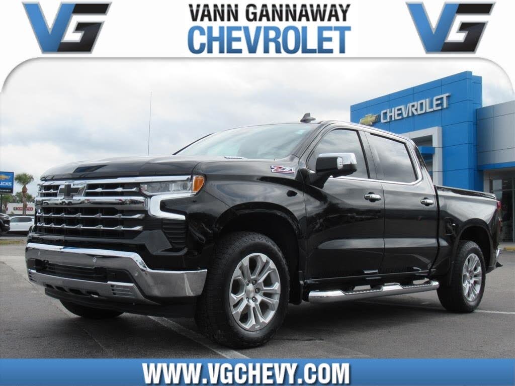 2023 Chevrolet Silverado 1500 LTZ Crew Cab 4WD