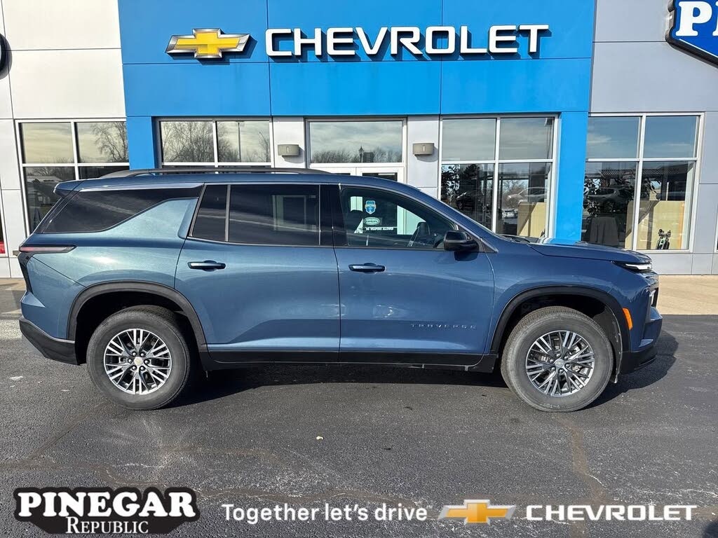 2025 Chevrolet Traverse LT FWD