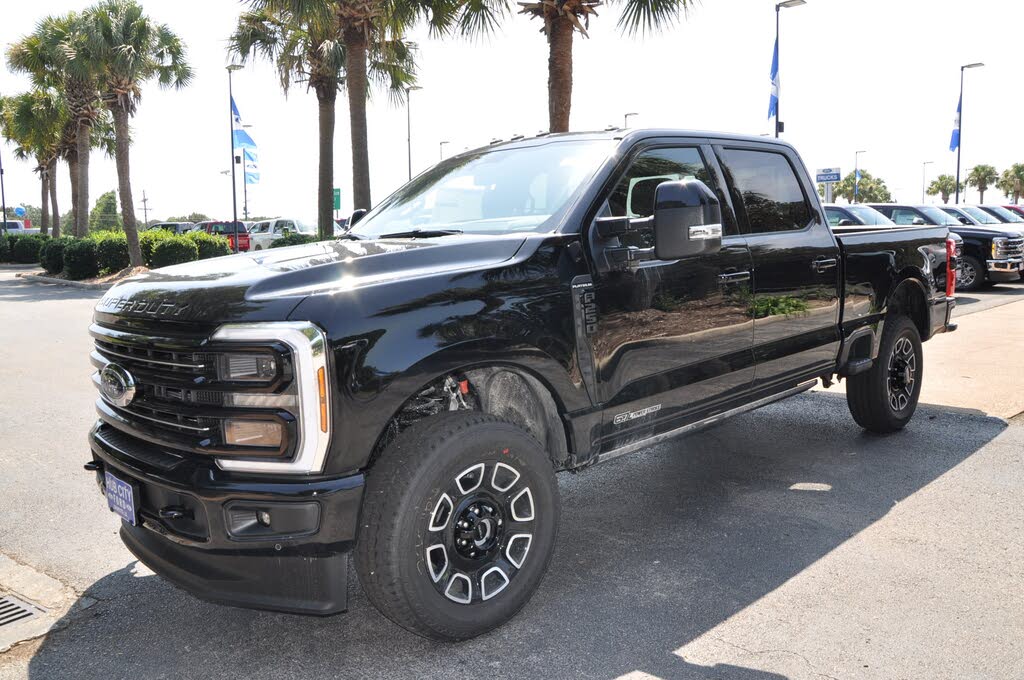 2025 Ford F-250 Super Duty Platinum Crew Cab 4WD