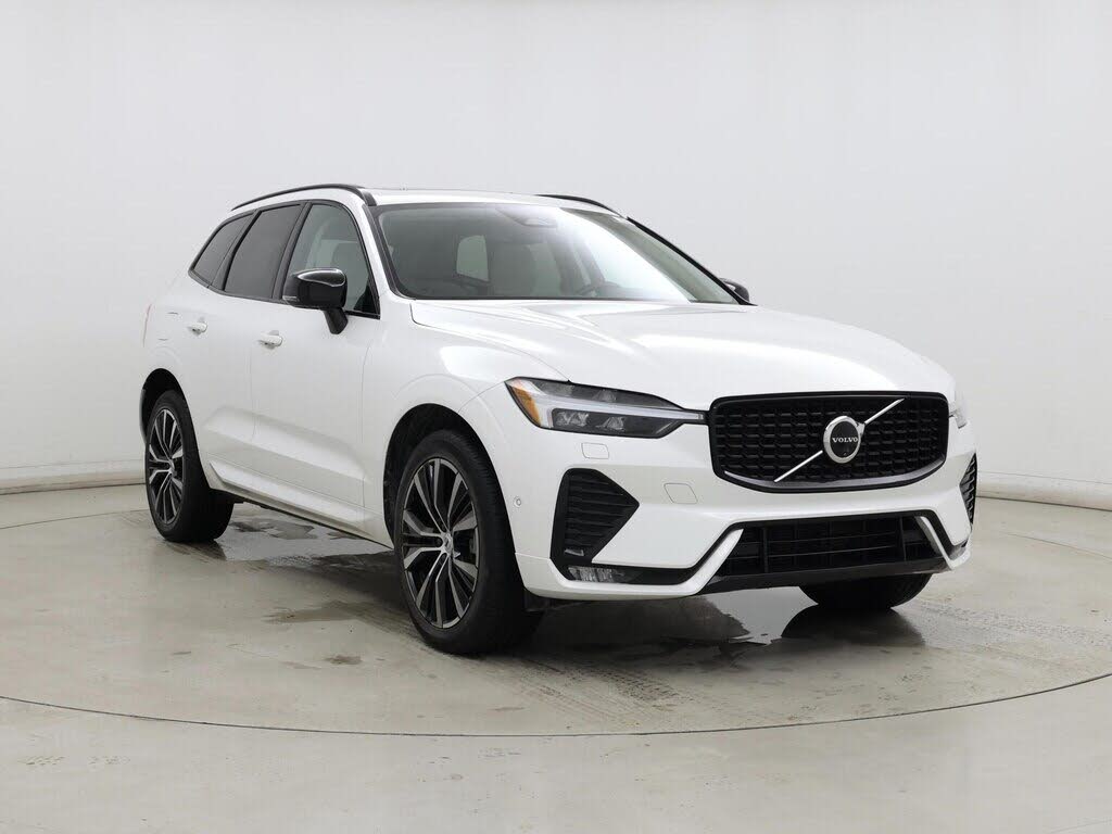 2024 Volvo XC60 B5 Plus Dark Theme AWD