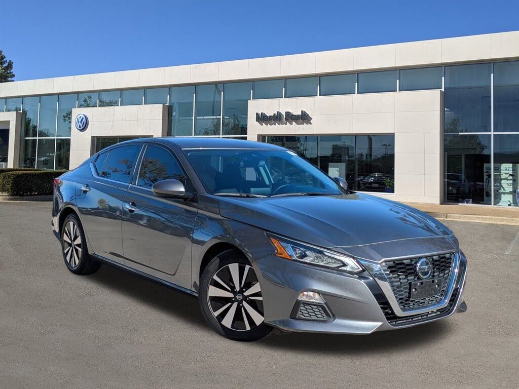 2022 Nissan Altima 2.5 SV FWD