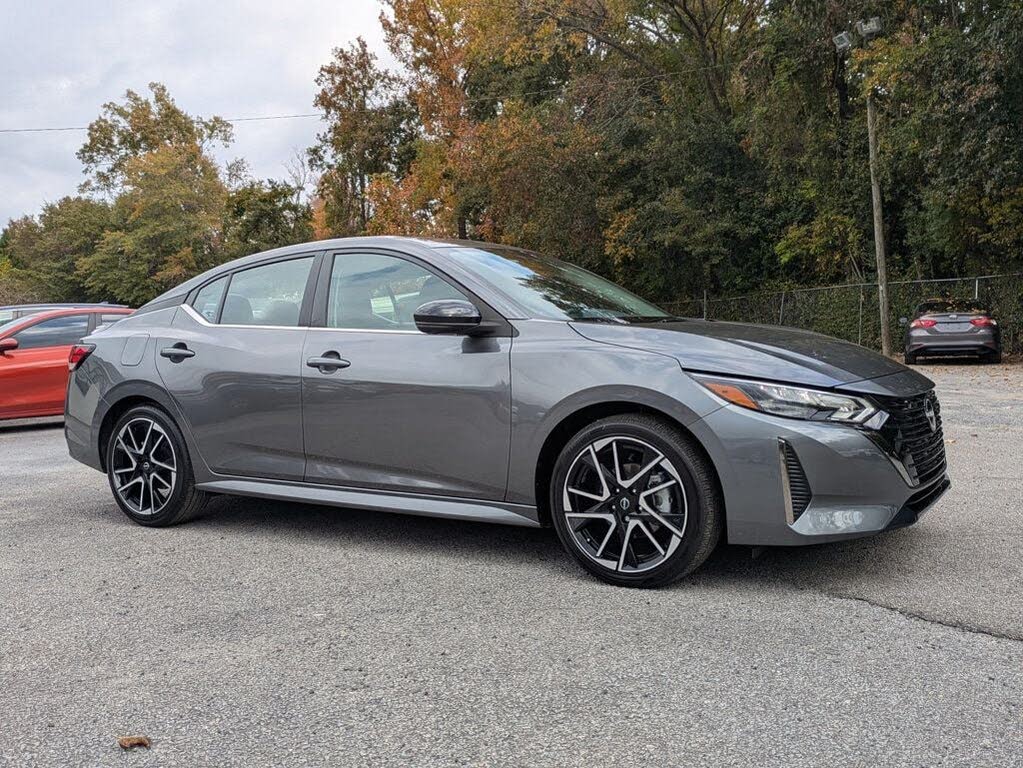 2025 Nissan Sentra SR FWD