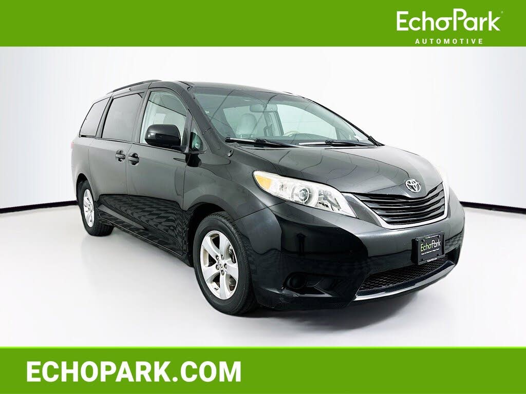 2014 Toyota Sienna LE 7-Passenger Auto Access Seat
