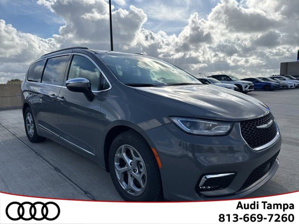 2023 Chrysler Pacifica Limited FWD