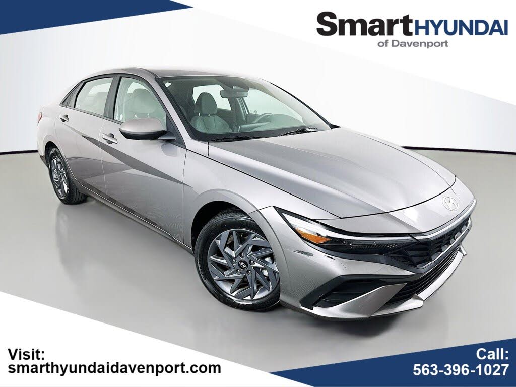 2024 Hyundai Elantra SEL FWD