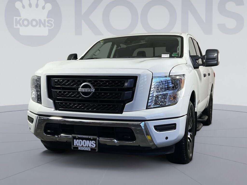 2024 Nissan Titan SV Crew Cab 4WD