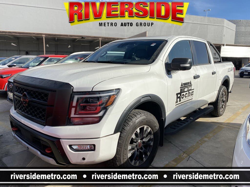 2024 Nissan Titan PRO-4X Crew Cab 4WD