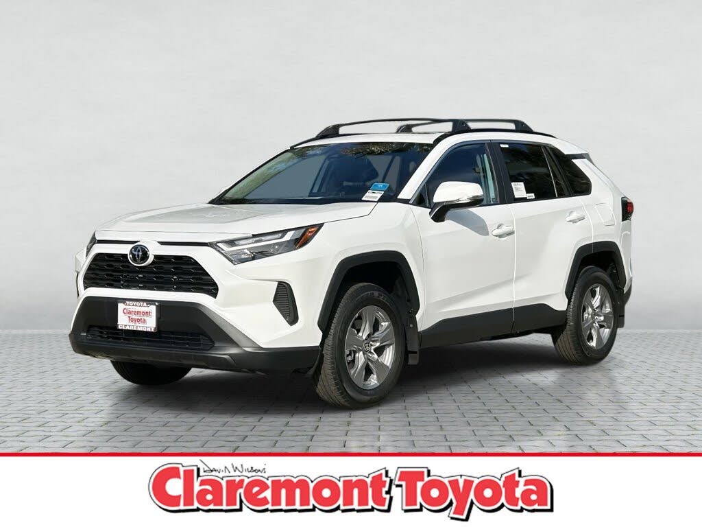 2025 Toyota RAV4 XLE FWD