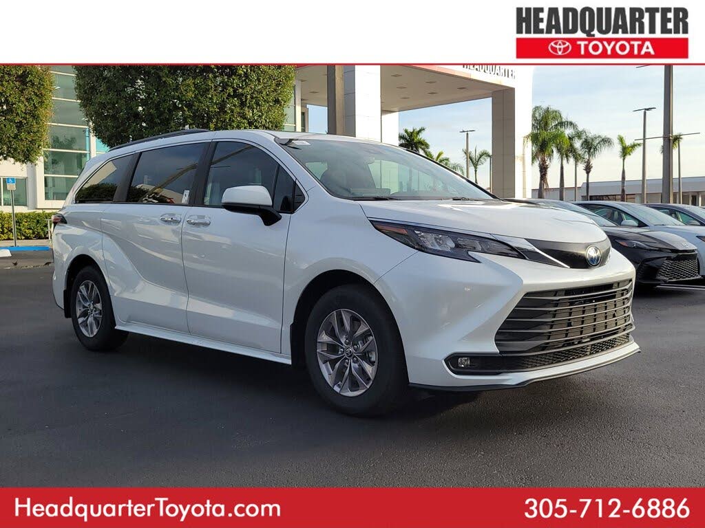 2026 Toyota Sienna XLE 7-Passenger AWD