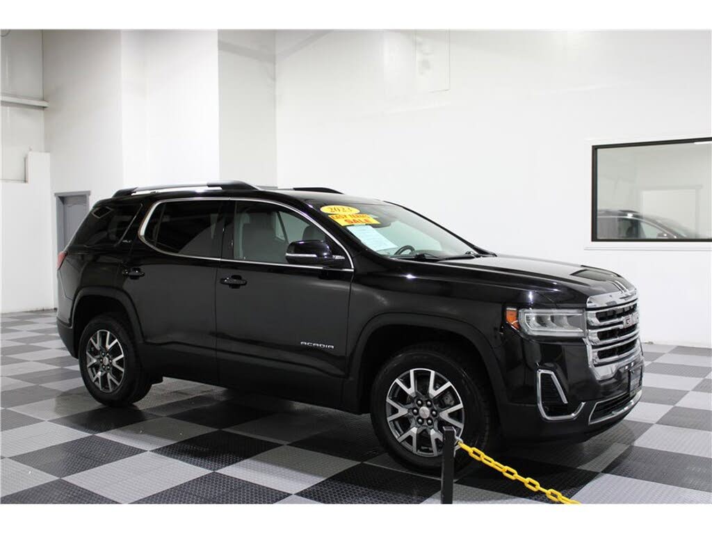 2023 GMC Acadia SLT FWD