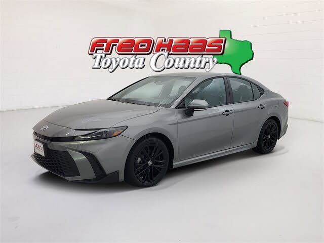 2025 Toyota Camry SE FWD
