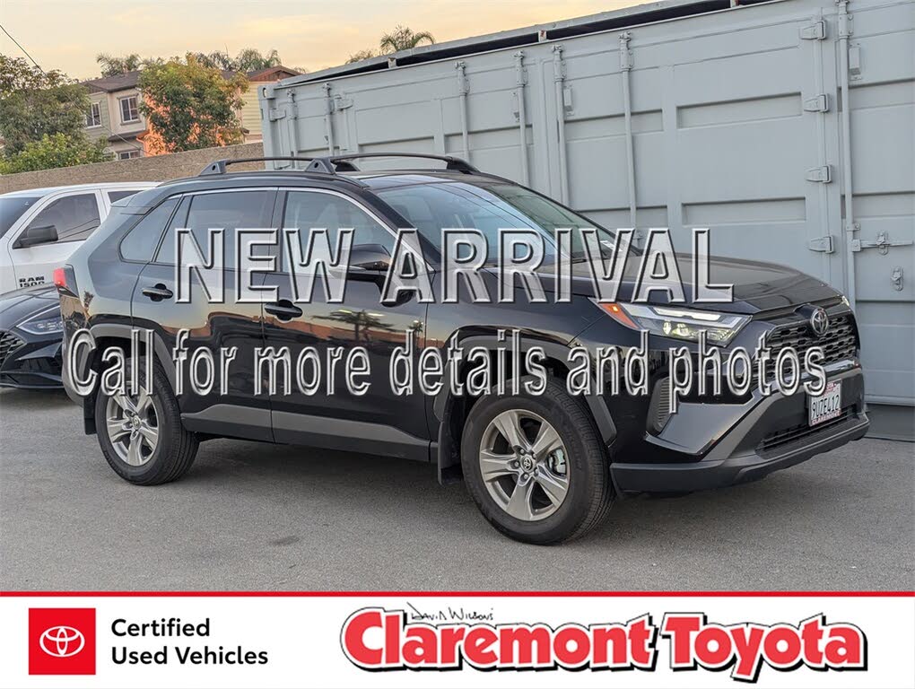 2025 Toyota RAV4 XLE FWD