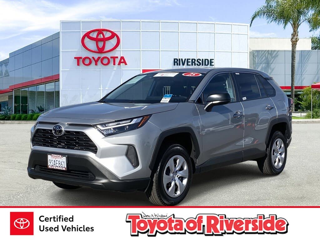 2025 Toyota RAV4 LE FWD
