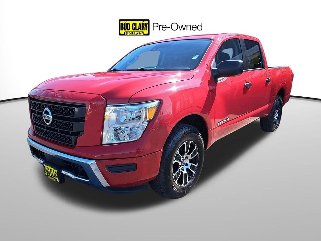 2022 Nissan Titan SV Crew Cab 4WD