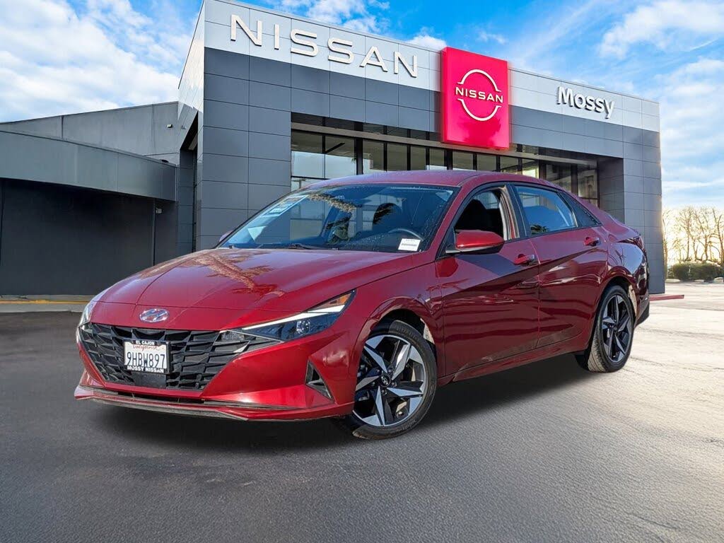 2023 Hyundai Elantra SEL FWD