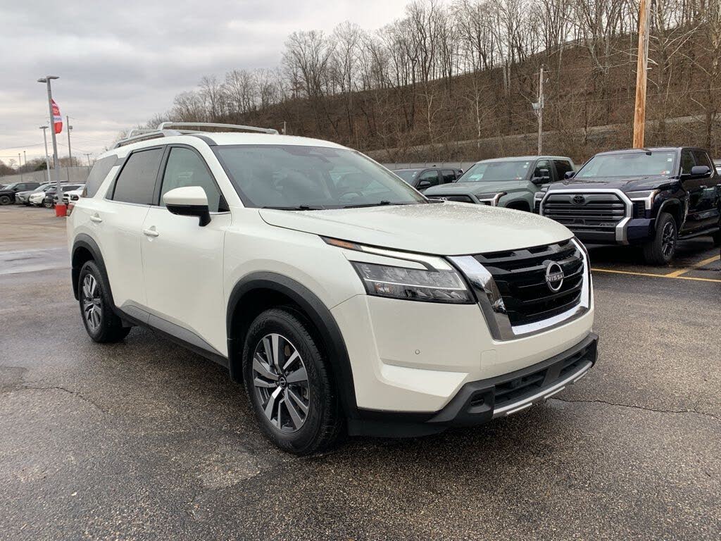 2024 Nissan Pathfinder SL 4WD