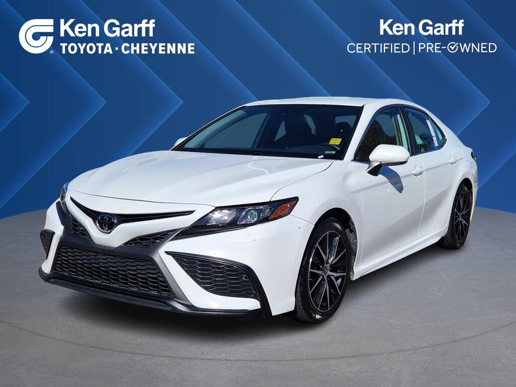 2024 Toyota Camry SE FWD