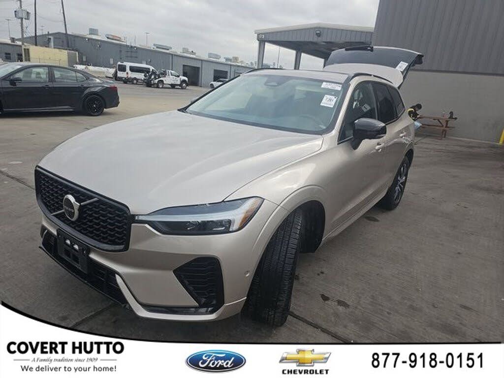 2025 Volvo XC60 B5 Plus Dark Theme AWD