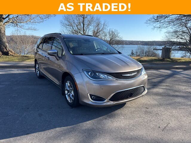 2017 Chrysler Pacifica Limited FWD