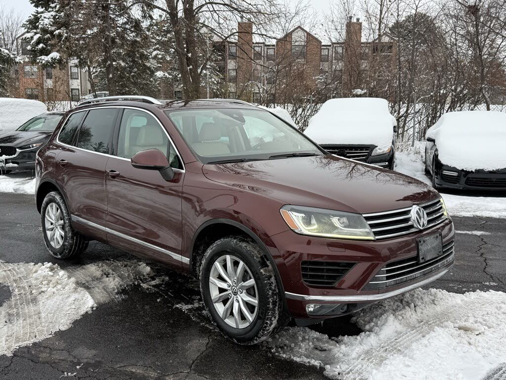 2017 Volkswagen Touareg V6 Sport with Tech