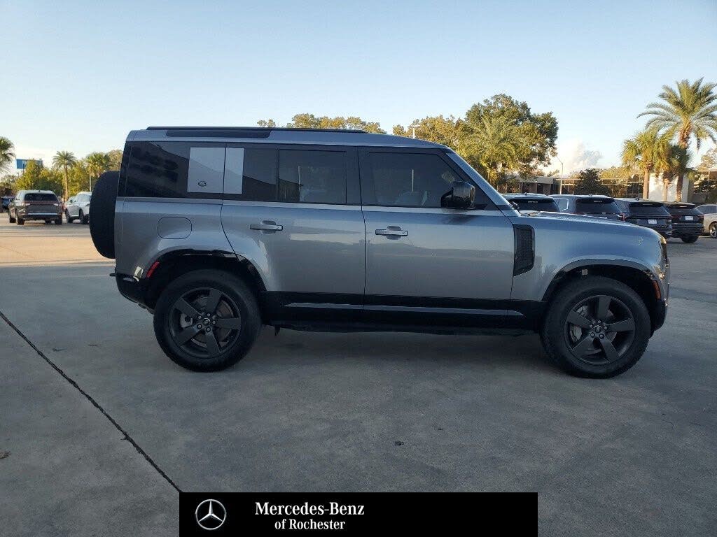 2023 Land Rover Defender 110 X-Dynamic SE AWD