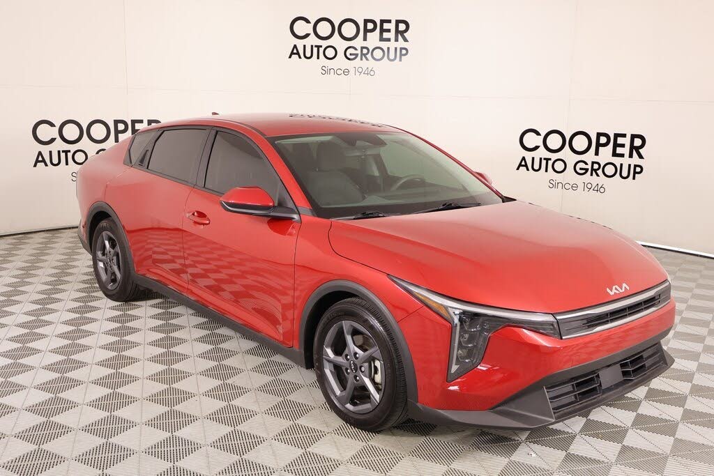 2025 Kia K4 LXS FWD