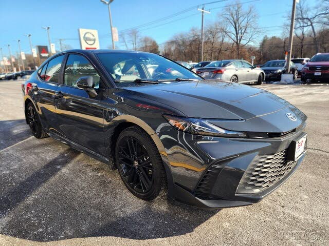 2025 Toyota Camry SE FWD