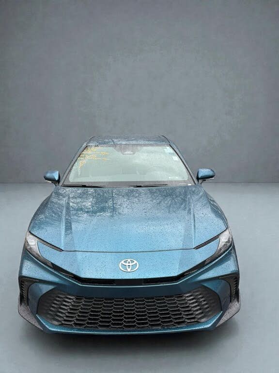 2025 Toyota Camry SE FWD