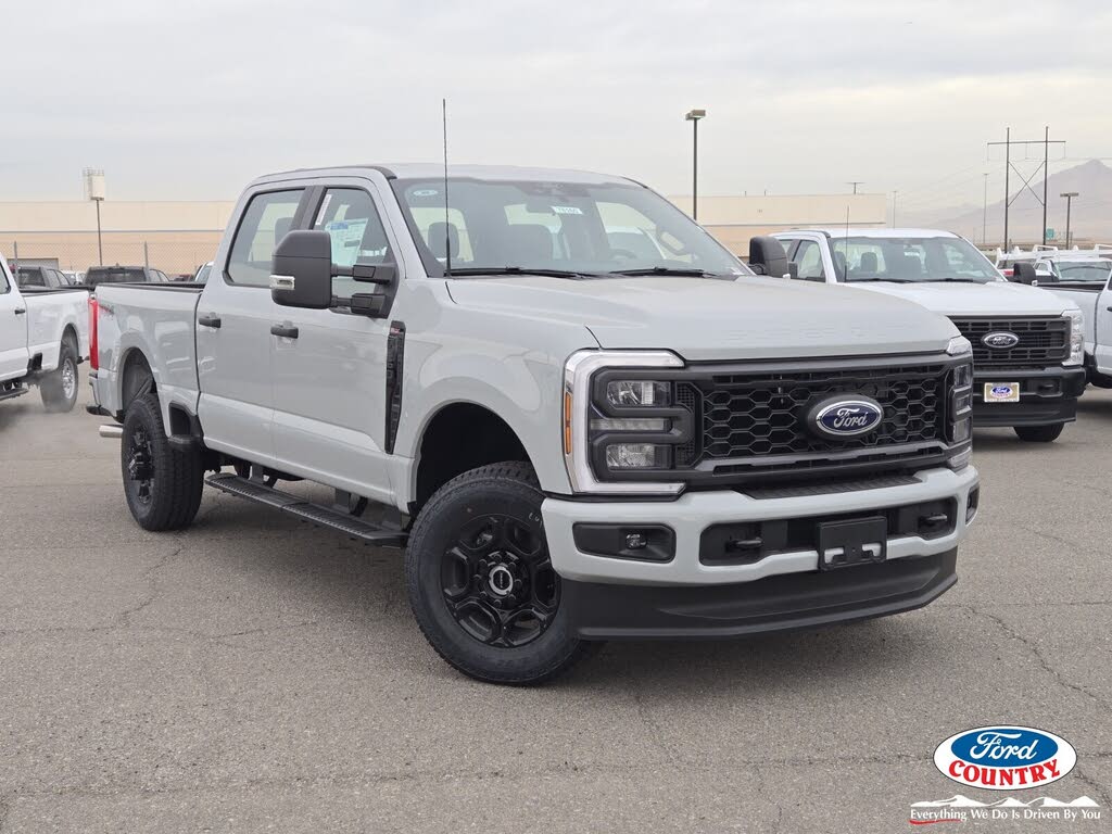2026 Ford F-350 Super Duty XL Crew Cab 4WD
