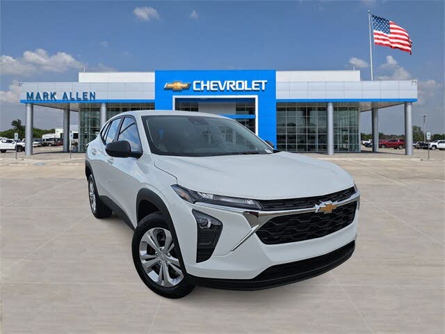 2026 Chevrolet Trax LS FWD