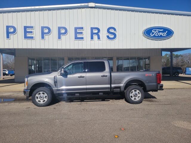 2026 Ford F-250 Super Duty XLT Crew Cab 4WD