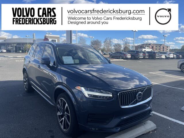 2022 Volvo XC90 T6 Momentum 7-Passenger AWD