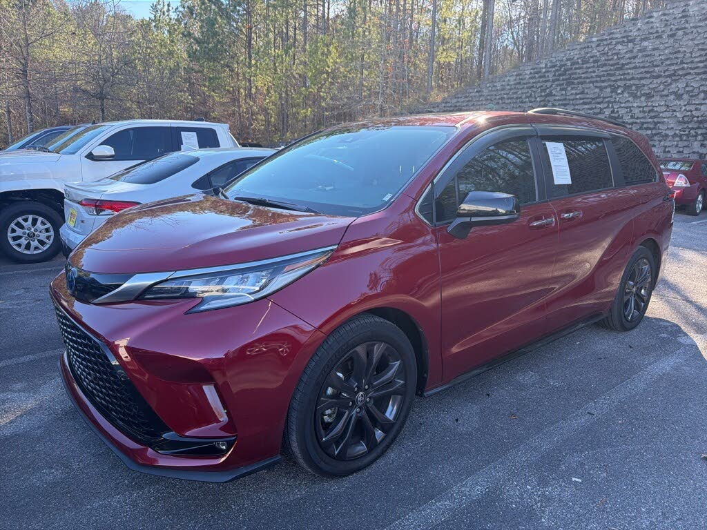 2023 Toyota Sienna XSE 7-Passenger FWD