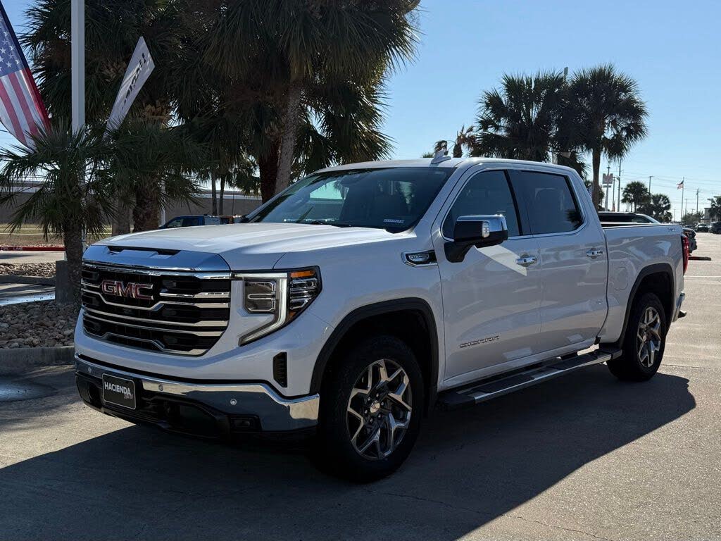 2024 GMC Sierra 1500 SLT Crew Cab 4WD