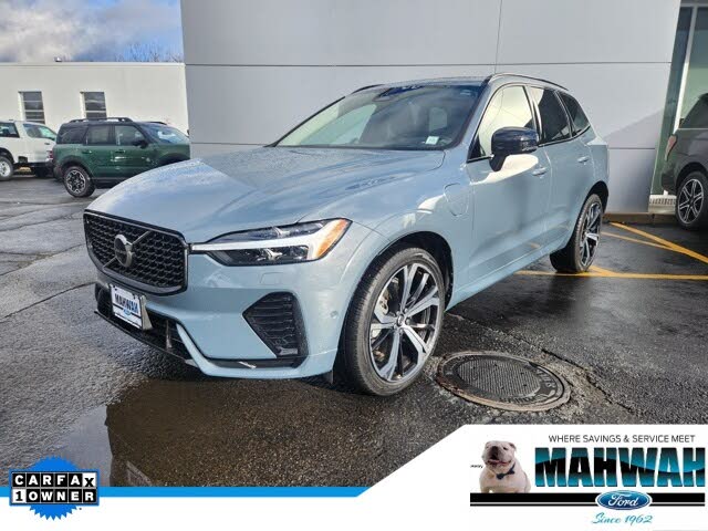 2024 Volvo XC60 Recharge T8 Ultimate Dark Theme eAWD