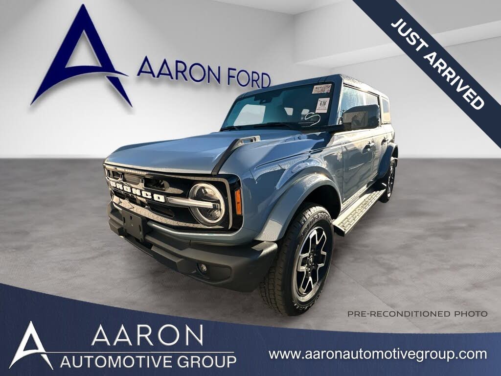 2025 Ford Bronco Outer Banks 4-Door 4WD