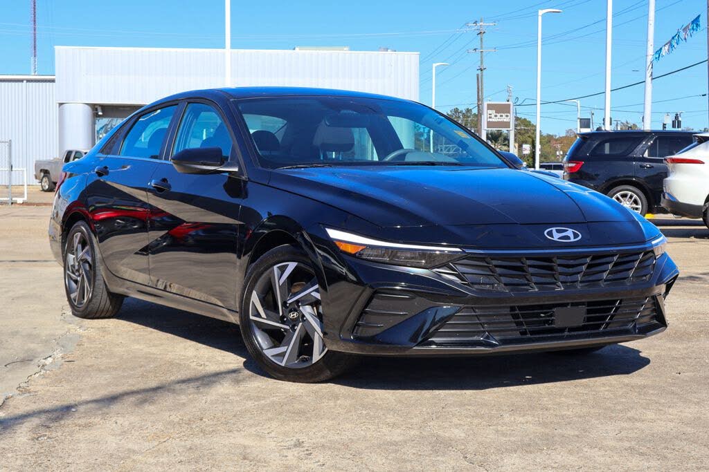 2025 Hyundai Elantra SEL Convenience FWD