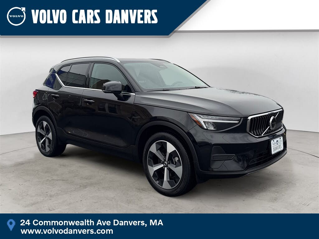 2025 Volvo XC40 B5 Core Bright Theme AWD